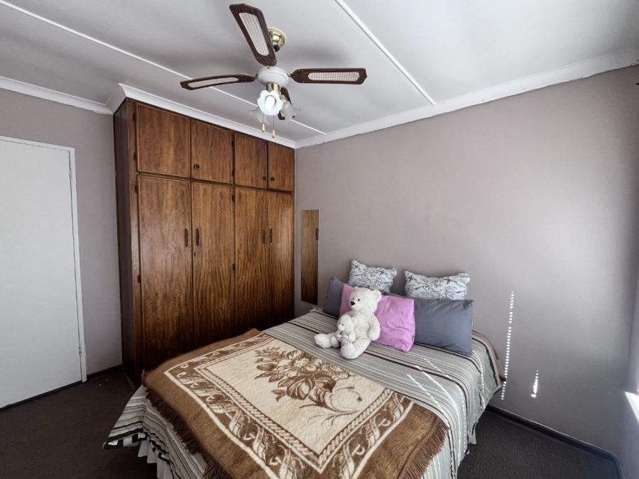 4 Bedroom Property for Sale in Pellissier Free State